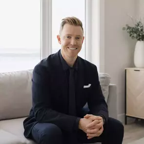 Aaron Dixon, Cochrane, Real Estate Agent