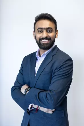 Abhinav Tewari, London, Real Estate Agent