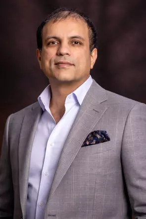 Adnan Mian, Oakville, Real Estate Agent