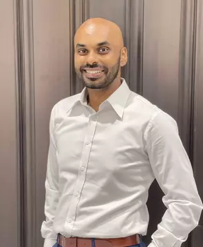 Adrian William, Toronto, Real Estate Agent