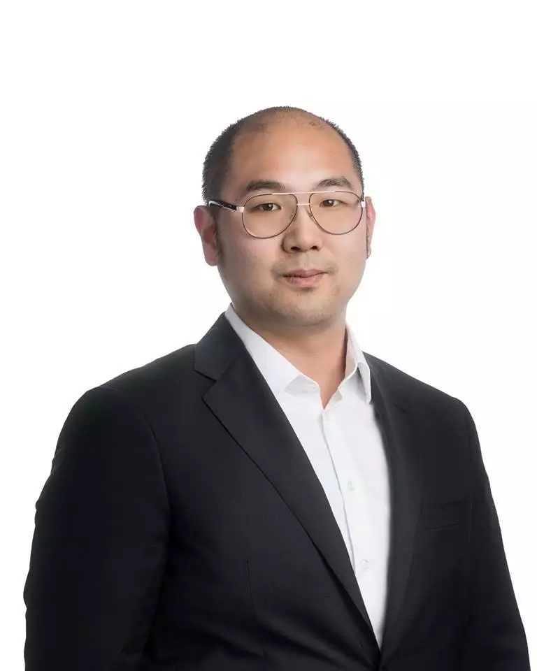 Alex Tom, Vancouver, Real Estate Agent