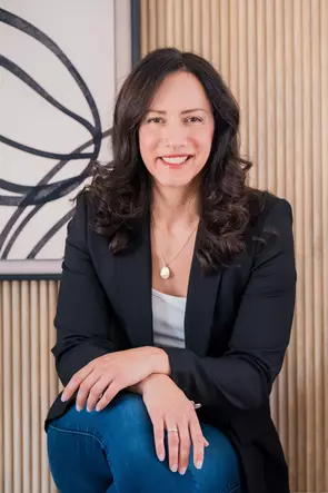 Andrea Lopes, Oakville, Real Estate Agent