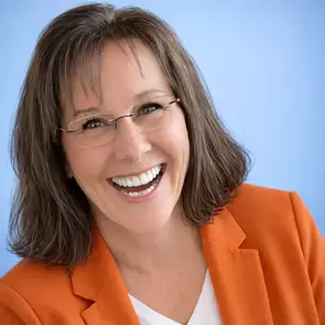 Angie Degroot, Kitchener, Insurance Agent