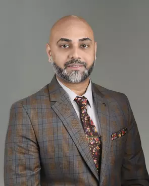 Ankush Arora, Surrey, Real Estate Agent