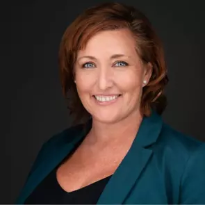 Aoife O'Neill, Kelowna, Real Estate Agent