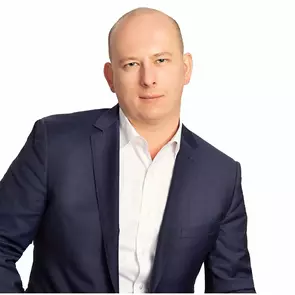 Artur Palej, Hamilton, Real Estate Agent
