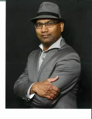Benny Gurusinghe, Surrey, Real Estate Agent