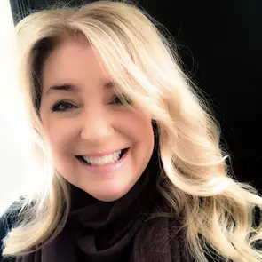 Candis Noble, Montreal, Real Estate Agent