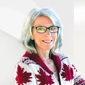 Cara Siska, Grimsby, Real Estate Agent