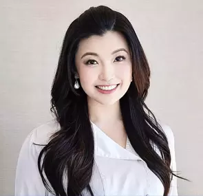 Carrie Tsang, Vancouver, Real Estate Agent