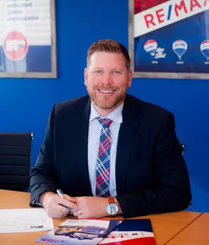 Casey McGowan, Ottawa, Real Estate Agent