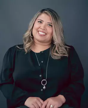 Chandani Pooni, Surrey, Real Estate Agent
