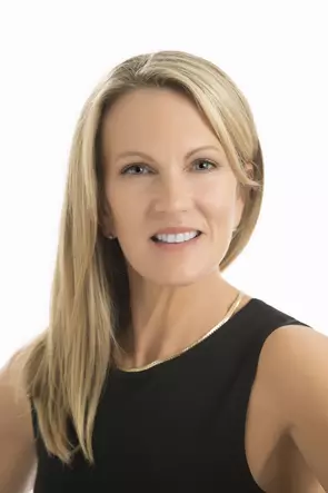 Cindy Arnet, Courtenay, Real Estate Agent