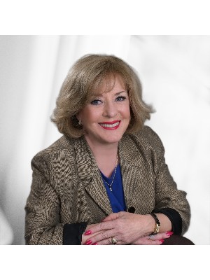 Cora Toth, Port Coquitlam, Real Estate Agent