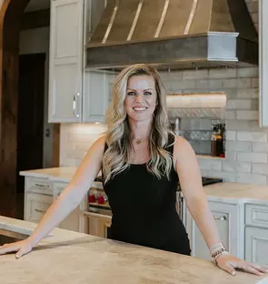 Crista MacDermott, Kelowna, Real Estate Agent