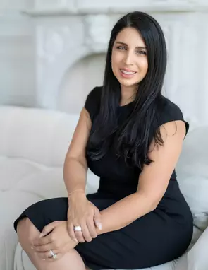 Cynthia Ostos, Mississauga, Real Estate Agent