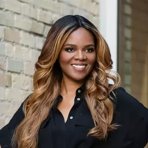 Didi Roberts, London, Real Estate Agent