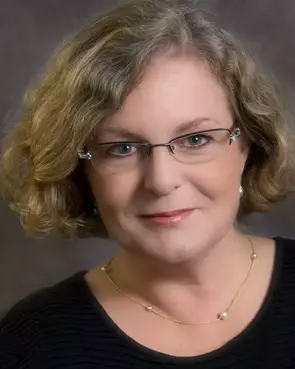 Dana Reiter, Victoria, Real Estate Agent