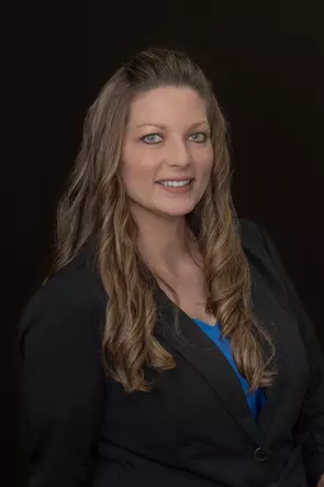Deana Dixon, Mena, Real Estate Agent