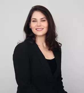 Delaram Farzin, Montreal, Real Estate Agent
