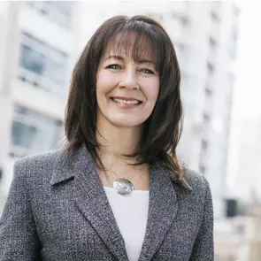Della Gough, Vancouver, Real Estate Agent