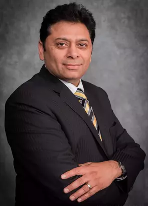 Dhiraj Pawa, Hicksville, Real Estate Agent