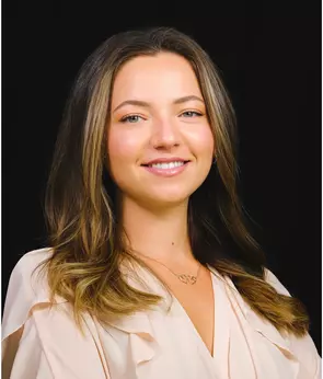 Emily Nizshnik, Montreal, Real Estate Agent