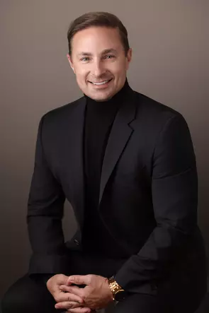 Eric Vallee, Vancouver, Real Estate Agent