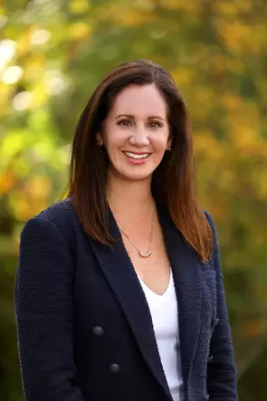 Gabrielle Balolia, Bellingham, Real Estate Agent