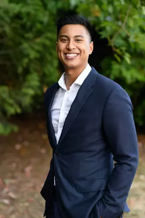 Ganasan Ponjani, Vancouver, Real Estate Agent