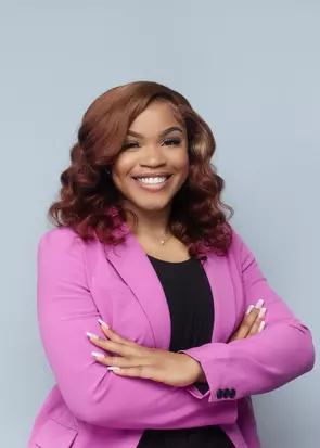 Glory Ezeude, Toronto, Real Estate Agent