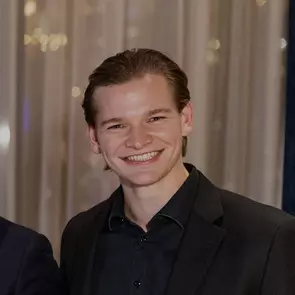 Harrison Peers, Vancouver, Real Estate Agent