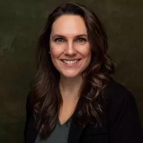 Holly Dias, Duncan, Real Estate Agent
