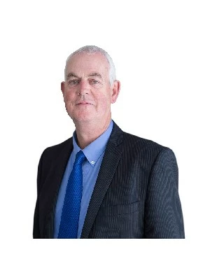 Ian Whitelaw, Parksville, Real Estate Agent
