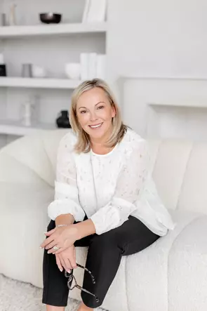 Irene Tavares, Toronto, Real Estate Agent