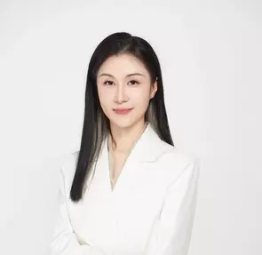 Ivey Wong, Toronto, Real Estate Agent