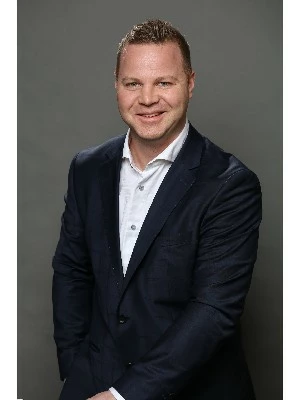 Jacob VanderBreggen, Oakville, Real Estate Agent