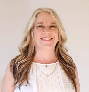 Jacqui VandenHeuvel, Bancroft, Real Estate Agent