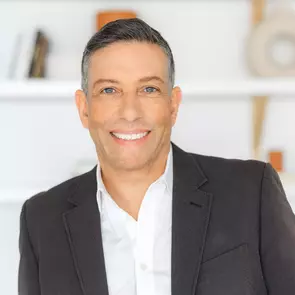 Jamie Vieira, Oakville, Real Estate Agent