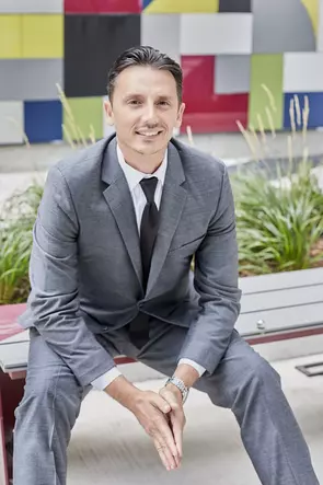 Joe Rinehart, London, Real Estate Agent