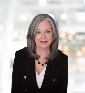 Julie Salbi, Burlington, Real Estate Agent
