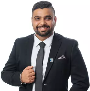 Kashish Adlakha, Langley, Real Estate Agent