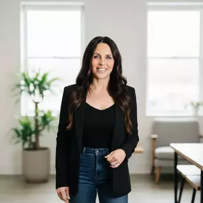 Kim Molnar, Windsor, Real Estate Agent