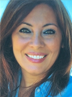 Laila Alba, Vancouver, Real Estate Agent