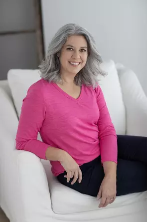 Laura MacIntosh, Bedford, Real Estate Agent