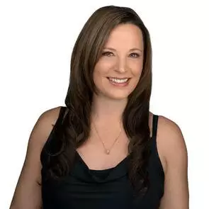 Leanne Leuschen, Saskatoon, Real Estate Agent