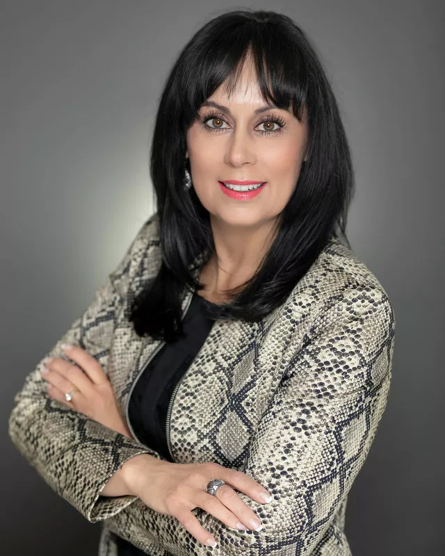 Linda Van Den Broek, Winnipeg, Real Estate Agent