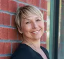 Linda Hakr, Wheatley, Real Estate Agent