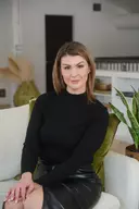 Linds Modrzynski, London, Real Estate Agent