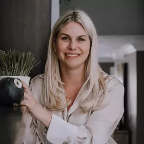 Lindsay Strom, Newmarket, Real Estate Agent